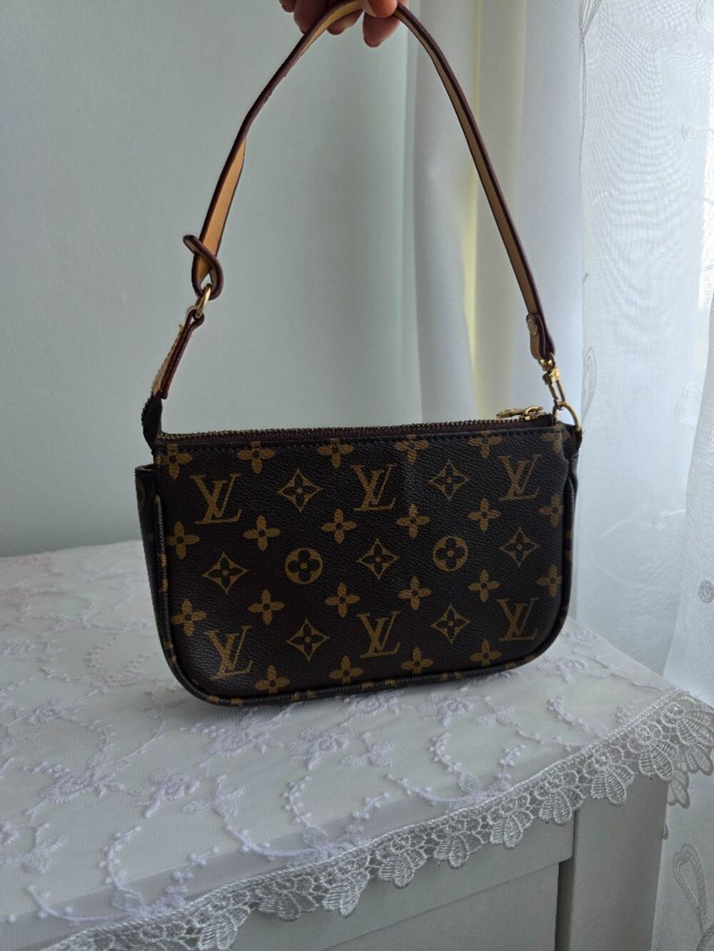 Vintage Louis Vuitton Pochette Accessoires | Classic Monogram Canvas